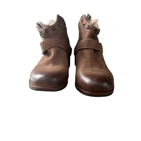UGG Austin Women's 3179 Brown Leather Cowboy Ankle Boots Size 5 - Picture 4 of 10